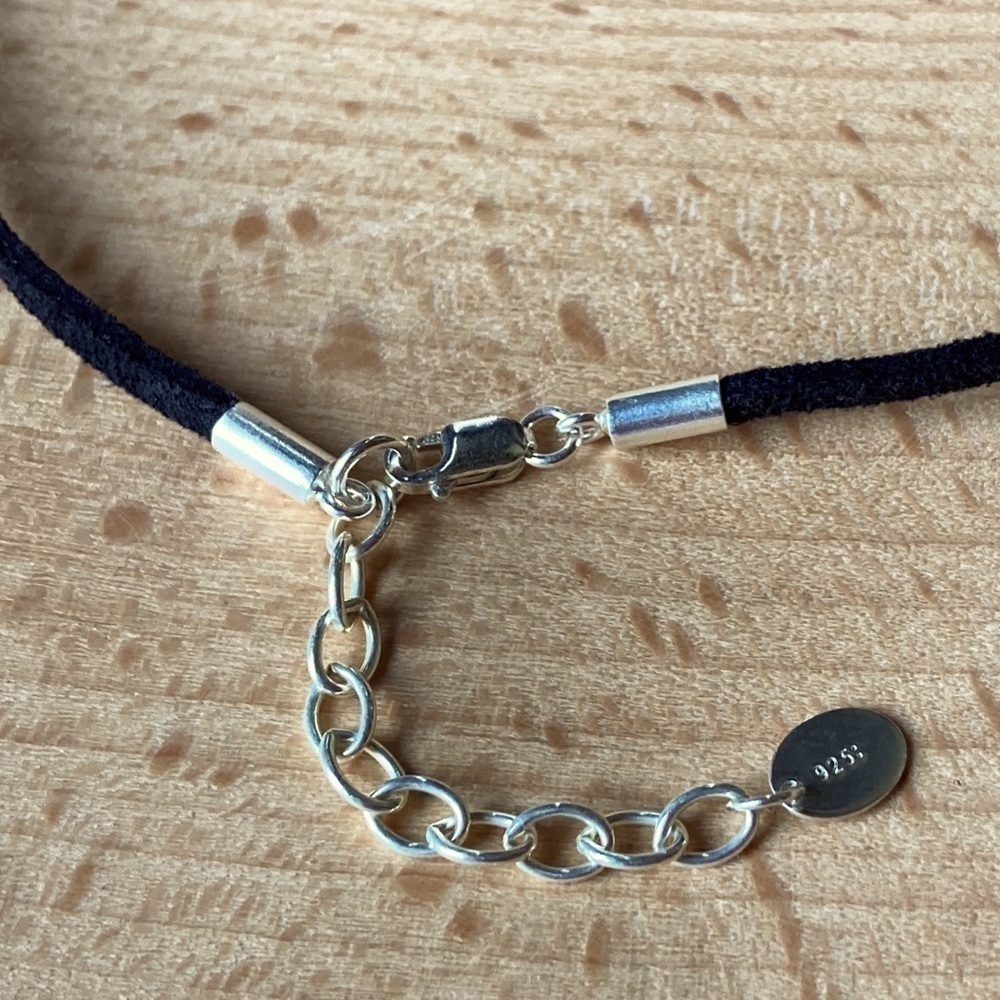 Choker Necklace With Skull Reversible Charm - Picture 3 of 7